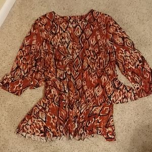 Susan Graver Tops - 25%⬇️Susan graver Geometric design blouse Susan Graver Tops - 25%⬇️Susan graver Geometric design blouse